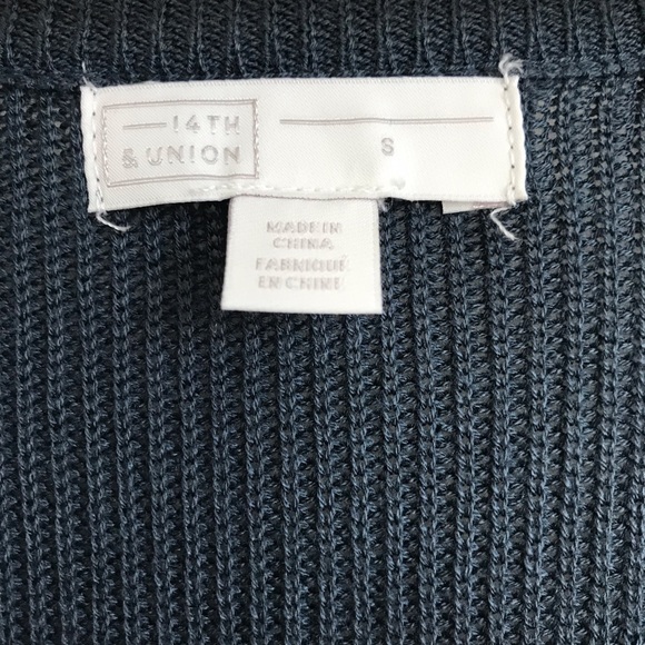 14th & Union Cold Shoulder Long Sleeve Sweater - Picture 3 of 8